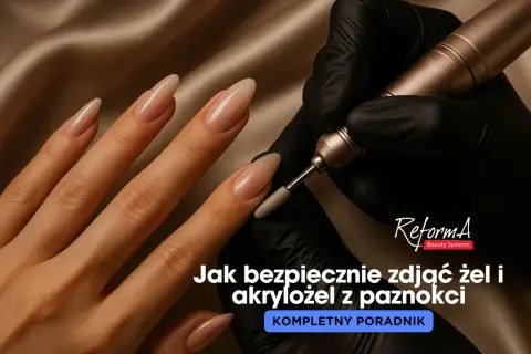 Dłoń z paznokciami hybrydowymi i frezarką do usuwania żelu/akrylożelu.
