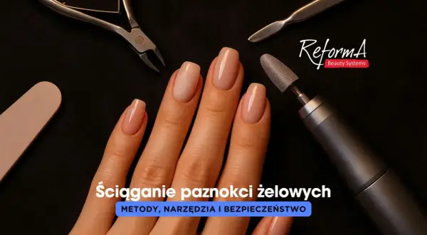 Dłoń z paznokciami, frezarka, cążki i pilnik na czarnym tle.